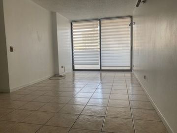 SE VENDE DEPTO EN EDIF. REINA ISIDORA.
