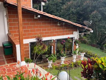 VENTA DE FINCA DE RECREO  EN BARBOSA ANTIOQUIA COLOMBIA.