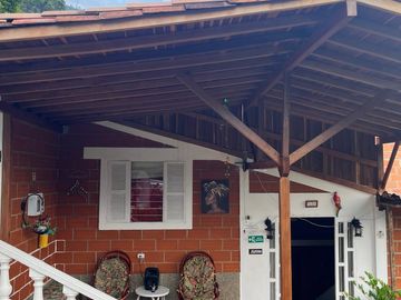 VENTA DE FINCA DE RECREO  EN BARBOSA ANTIOQUIA COLOMBIA.