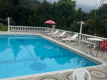 VENTA DE FINCA DE RECREO  EN BARBOSA ANTIOQUIA COLOMBIA.