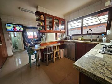 BROKER BOSQUES 5D-4B-3EST-PISCINA- QUINCHO