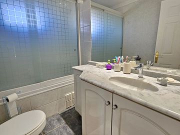 BROKER BOSQUES 5D-4B-3EST-PISCINA- QUINCHO