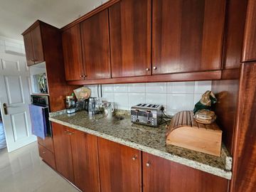 BROKER BOSQUES 5D-4B-3EST-PISCINA- QUINCHO