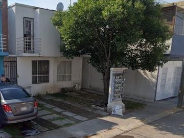 Hermosa y amplia casa con excelentes acabados y todas las comodidades que soñaste