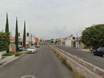 Hermosa y amplia casa con excelentes acabados y todas las comodidades que soñaste