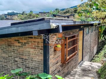 Finca en unidad cerrada en venta El Peñol