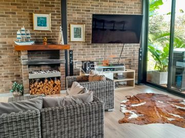 Finca en unidad cerrada en venta El Peñol