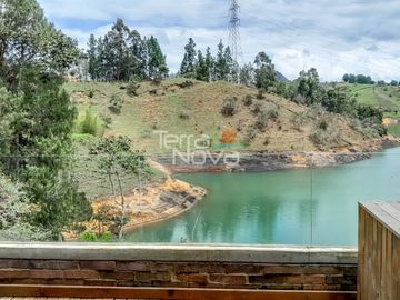 Finca en unidad cerrada en venta El Peñol