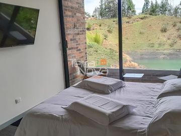 Finca en unidad cerrada en venta El Peñol