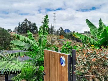 Finca en unidad cerrada en venta El Peñol