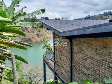 Finca en unidad cerrada en venta El Peñol