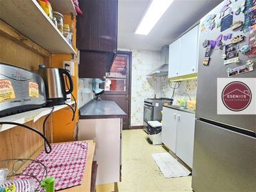 Casa dos pisos 5 dorm I. la Católica Las Condes