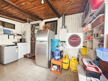 Casa dos pisos 5 dorm I. la Católica Las Condes