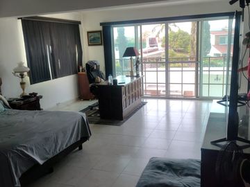 CASA EN FRACC. VERGELES DE OAXTEPEC