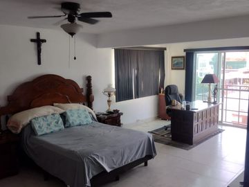 CASA EN FRACC. VERGELES DE OAXTEPEC