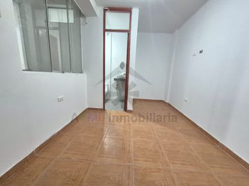 VENTA DE DEPARTAMENTO EN TERCER PISO EN EL CENTRO DE CHICLAYO