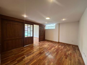 VENTA AMPLIO Y EXCLUSIVO DEPARTAMENTO con Vista y Terraza Privada 1er Piso📍 Sector  Bellavista