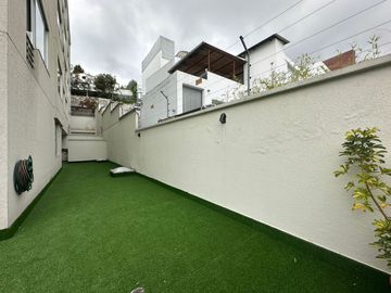 VENTA AMPLIO Y EXCLUSIVO DEPARTAMENTO con Vista y Terraza Privada 1er Piso📍 Sector  Bellavista
