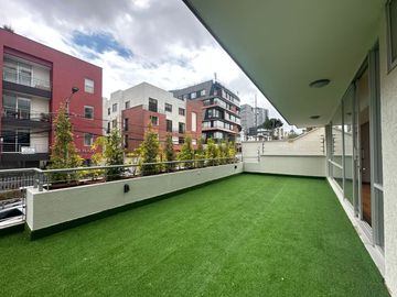 VENTA AMPLIO Y EXCLUSIVO DEPARTAMENTO con Vista y Terraza Privada 1er Piso📍 Sector  Bellavista