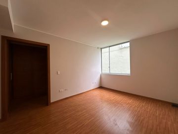 VENTA AMPLIO Y EXCLUSIVO DEPARTAMENTO con Vista y Terraza Privada 1er Piso📍 Sector  Bellavista