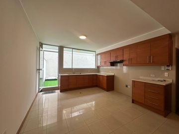 VENTA AMPLIO Y EXCLUSIVO DEPARTAMENTO con Vista y Terraza Privada 1er Piso📍 Sector  Bellavista