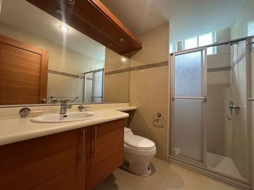VENTA AMPLIO Y EXCLUSIVO DEPARTAMENTO con Vista y Terraza Privada 1er Piso📍 Sector  Bellavista