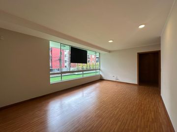 VENTA AMPLIO Y EXCLUSIVO DEPARTAMENTO con Vista y Terraza Privada 1er Piso📍 Sector  Bellavista