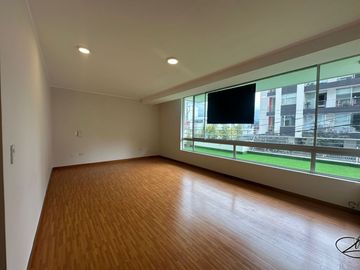 VENTA AMPLIO Y EXCLUSIVO DEPARTAMENTO con Vista y Terraza Privada 1er Piso📍 Sector  Bellavista