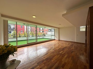 VENTA AMPLIO Y EXCLUSIVO DEPARTAMENTO con Vista y Terraza Privada 1er Piso📍 Sector  Bellavista