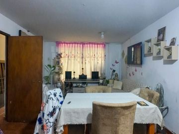 Oportunidad Casa Tradicional En Zona Segura Con Vigilancia Permanente En Los Olivos
