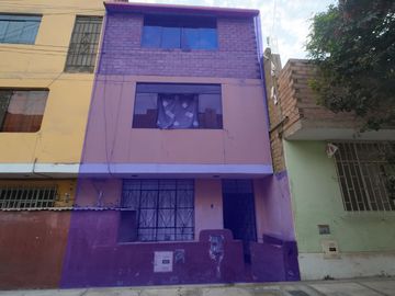 Oportunidad Casa Tradicional En Zona Segura Con Vigilancia Permanente En Los Olivos
