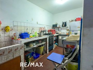 Oportunidad Casa Tradicional En Zona Segura Con Vigilancia Permanente En Los Olivos