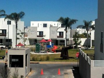 CASA EN VENTA DE 3 RECAMARAS EN REAL DEL CARMEN ZONA REAL ZAPOPAN