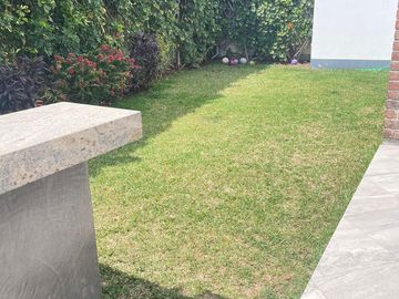 Venta de linda casa en condominio en La Encantada de Villa