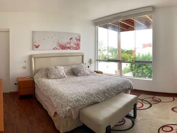 Venta de linda casa en condominio en La Encantada de Villa