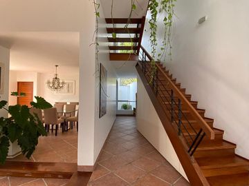 Venta de linda casa en condominio en La Encantada de Villa