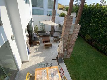 Venta de linda casa en condominio en La Encantada de Villa