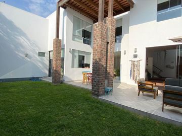 Venta de linda casa en condominio en La Encantada de Villa