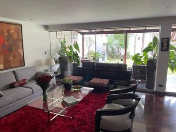 CASA REMODELADA EN LA AURORA