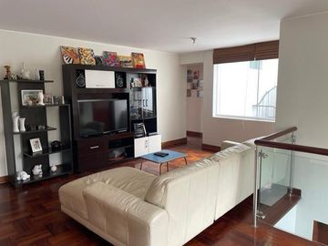 CASA REMODELADA EN LA AURORA