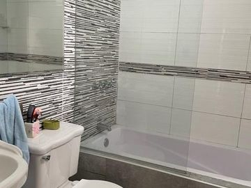CASA REMODELADA EN LA AURORA
