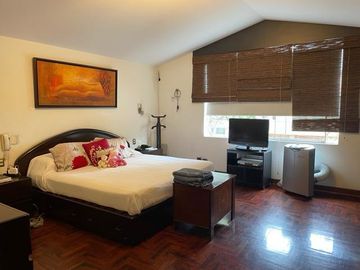 CASA REMODELADA EN LA AURORA