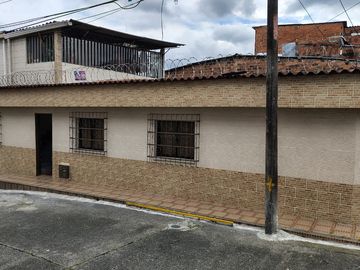 Venta Casa Esquinera sector Versalles Dosquebradas