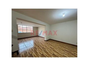 Amplio Deaprtamento De 2 Pisos Con Terraza De Mas De 60M2