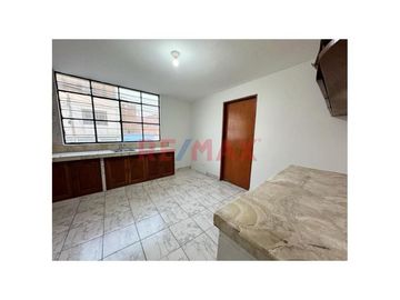 Amplio Deaprtamento De 2 Pisos Con Terraza De Mas De 60M2