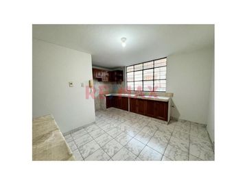 Amplio Deaprtamento De 2 Pisos Con Terraza De Mas De 60M2
