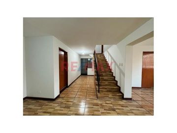 Amplio Deaprtamento De 2 Pisos Con Terraza De Mas De 60M2