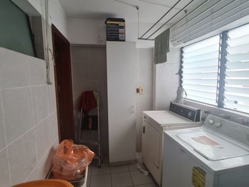 SE ALQUILA DEPARTAMENTO SIN AMOBLAR FRENTE A PARQUE EN CHACARILLA, SANTIAGO DE SURCO