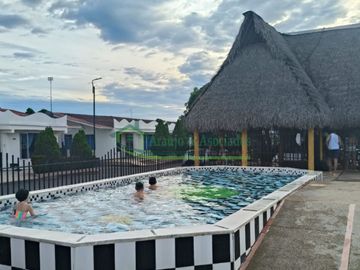 Vendemos casa - local en el condominio Mangos  IV de Flandes.