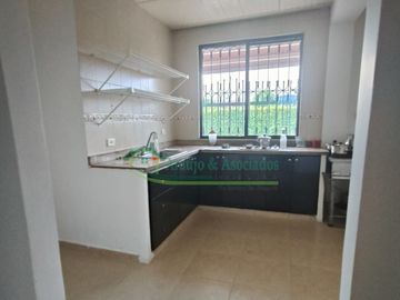 Vendemos casa - local en el condominio Mangos  IV de Flandes.